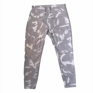 Abstract hugged high rise Lululemon crop